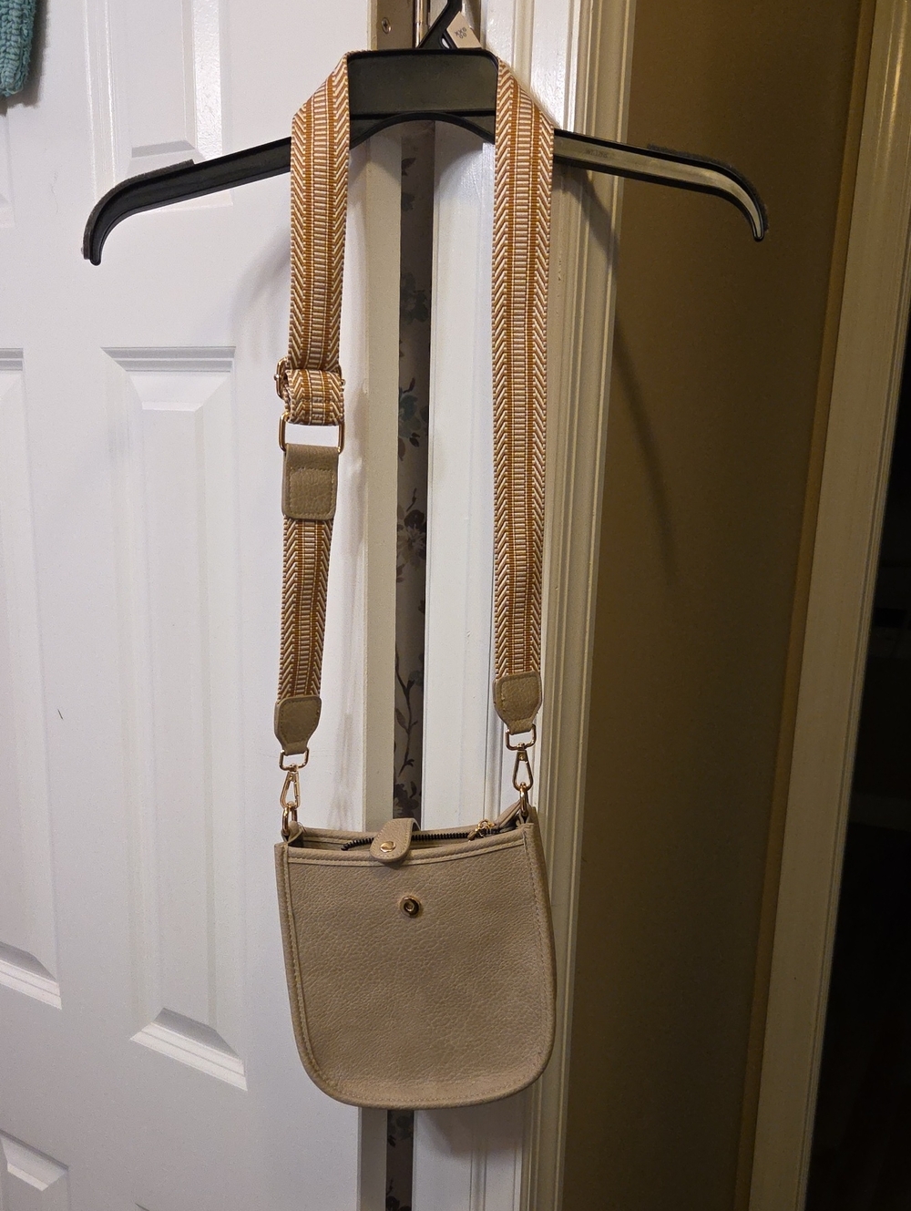 Source Unknown Crossbody Bag with Wide Striped Web Strap
